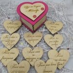 Ξύλινο κουτί με καρδιές “10 λόγοι που Σ΄αγαπώ Μανούλα”