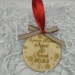 Χειροποίητο ξύλινο στολίδι μπάλα"Νονέ νονά"