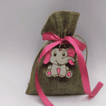 Μπομπονίερα Πουγκί ρόζ ελεφαντάκι μπρελόκ