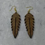 Χειροποίητα ξύλινα κρεμαστά σκουλαρίκια