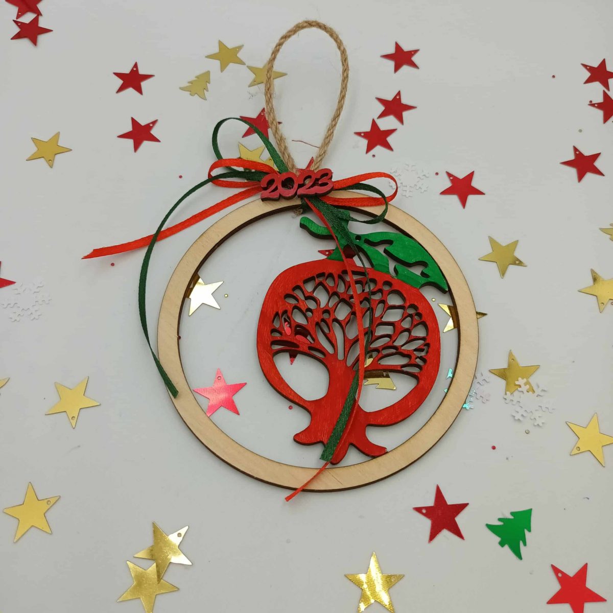 Kρεμαστό γούρι ξύλινο κρίκο με ρόδι - Image 1