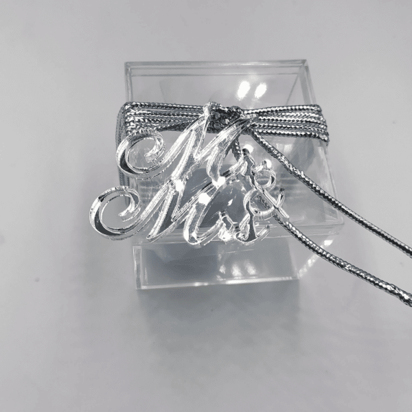 Μπομπονίερα κουτί Plexiglass με στοιχείο Mr&Mrs Διακοσμητικά Γάμου woodworld