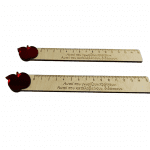 Ξύλινος χάρακας με κοκκινο μήλο plexiglass με αφιέρωση